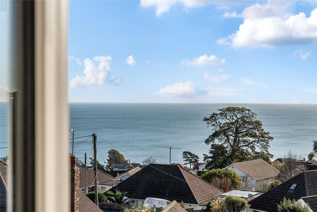 Property photo 1 of 21 Sea View