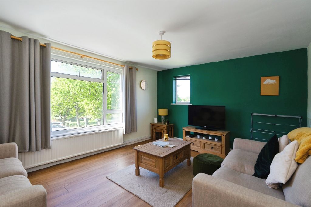 Property photo 2 of 8