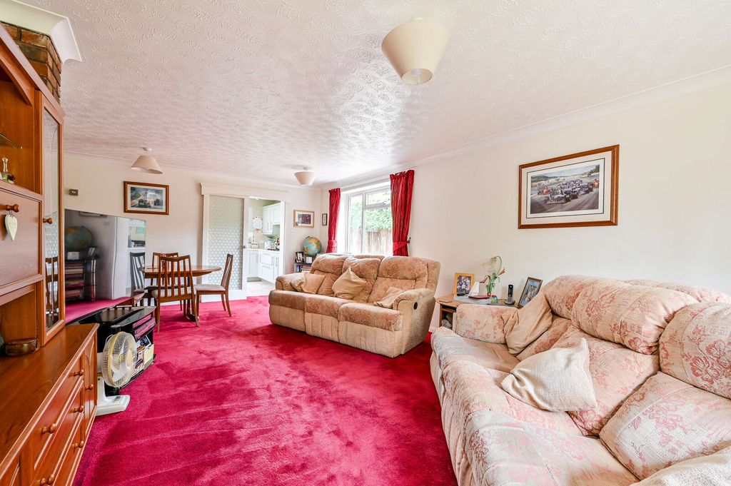 Property photo 2 of 30