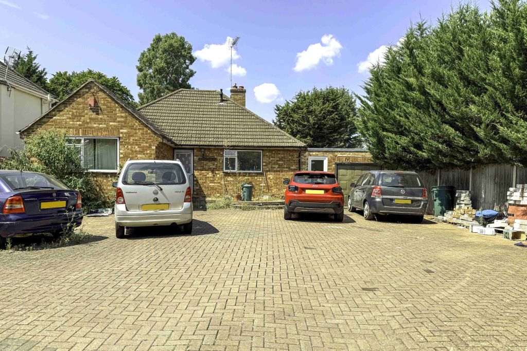 Property photo 1 of 8