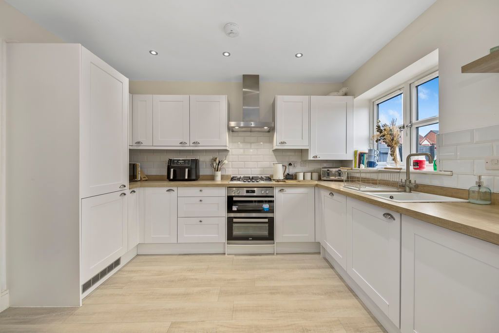 Property photo 3 of 29 Kitchen Diner