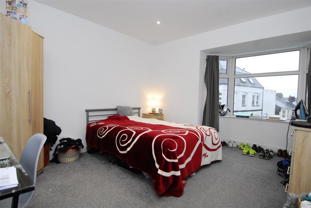 Property photo 1 of 9 73Northroadeast007.Jpg