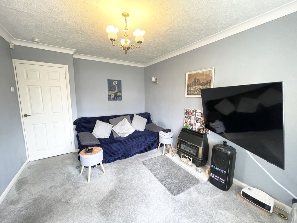 Property photo 2 of 12