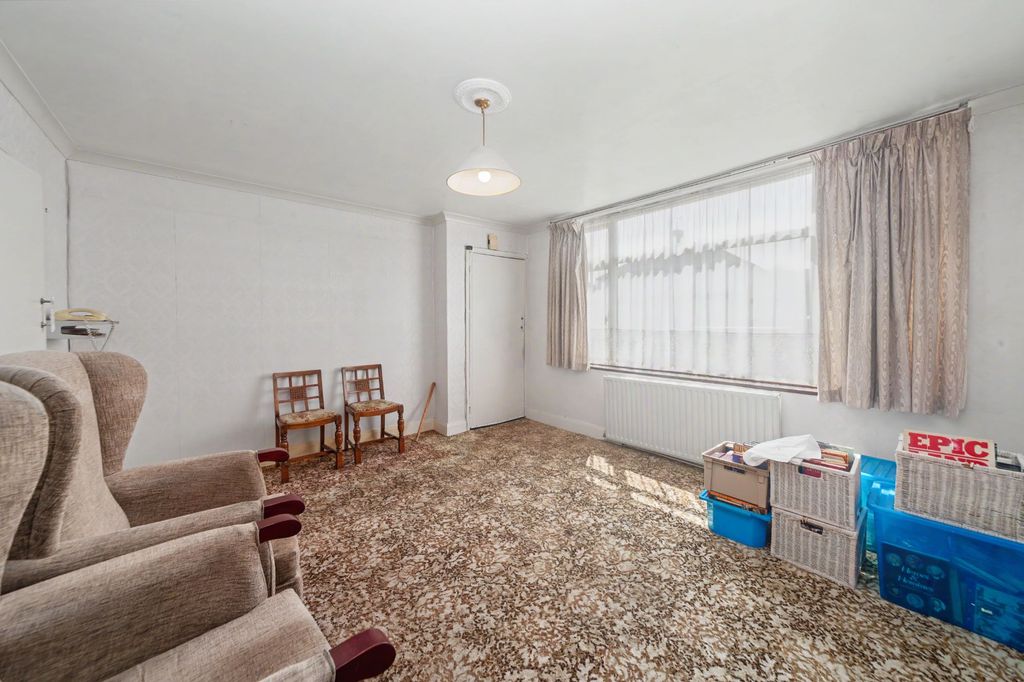 Property photo 2 of 15 38 Myrtle Road, Dartford, Kent Da1 2Rj
