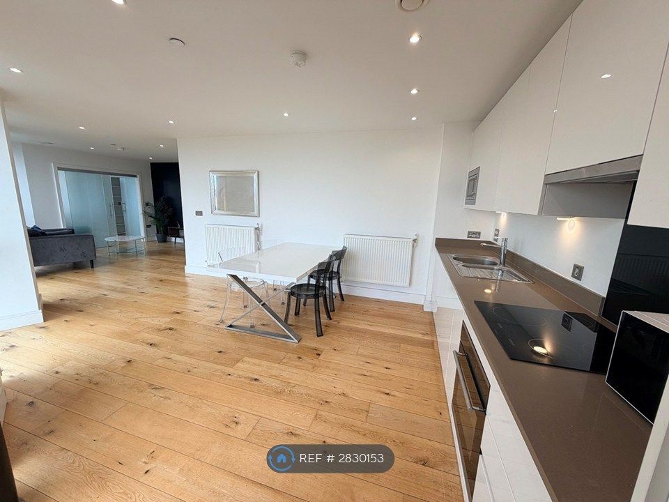 Property photo 3 of 17 Kitchen