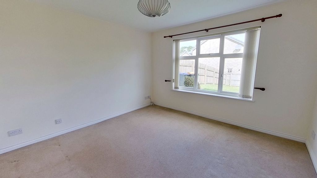 Property photo 3 of 17 Picture No. 24
