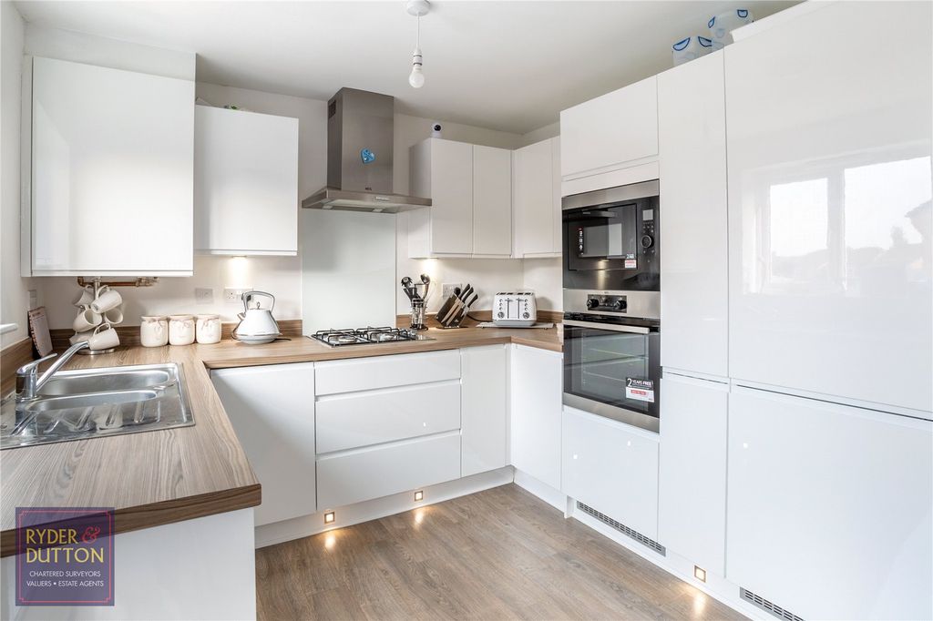 Property photo 3 of 18 Kitchen/Diner