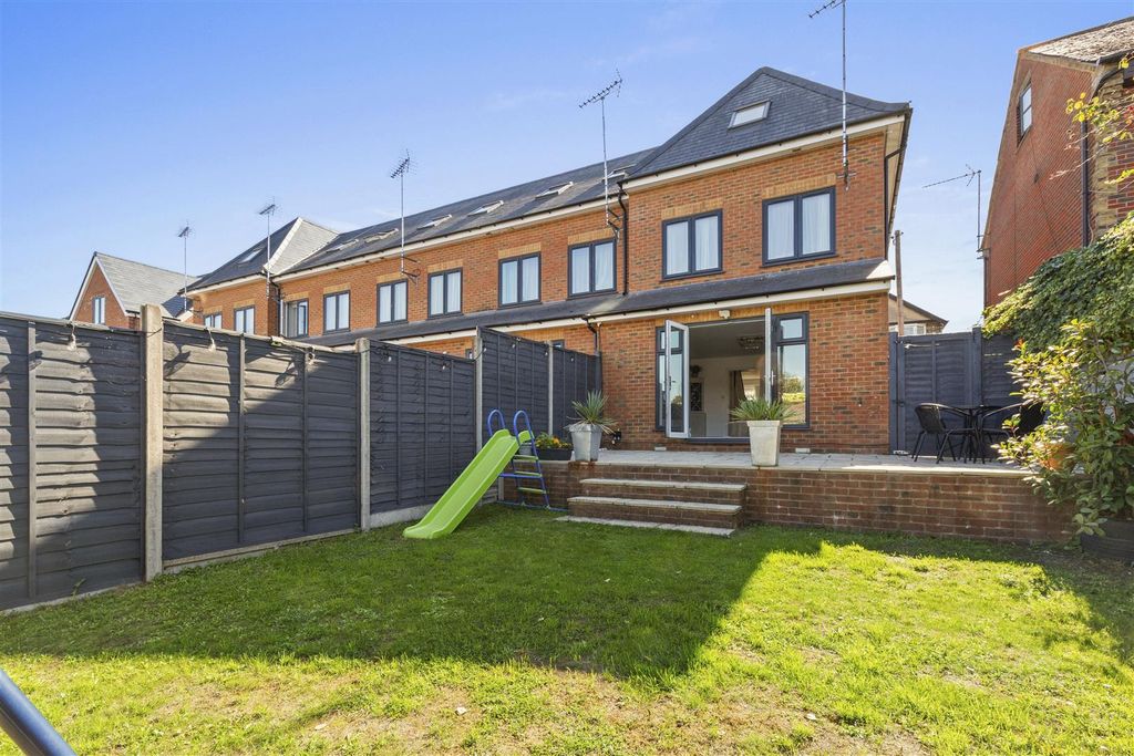 Property photo 2 of 15 Ogilvie Road-13.Jpg