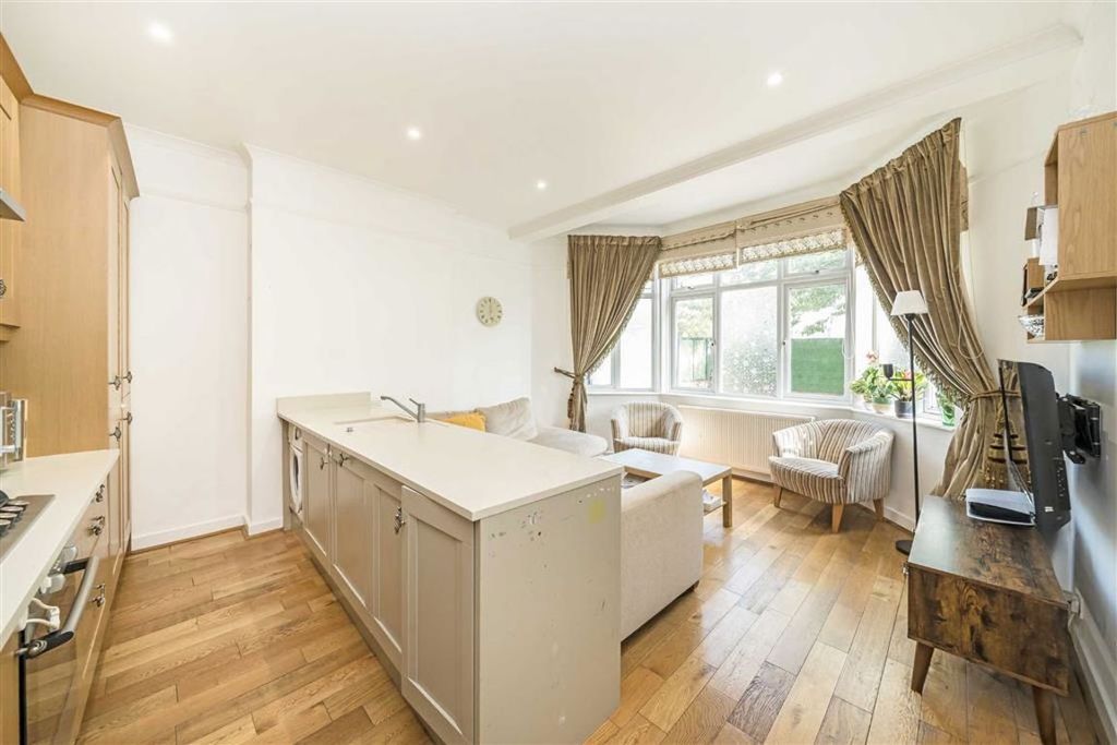 Property photo 2 of 6