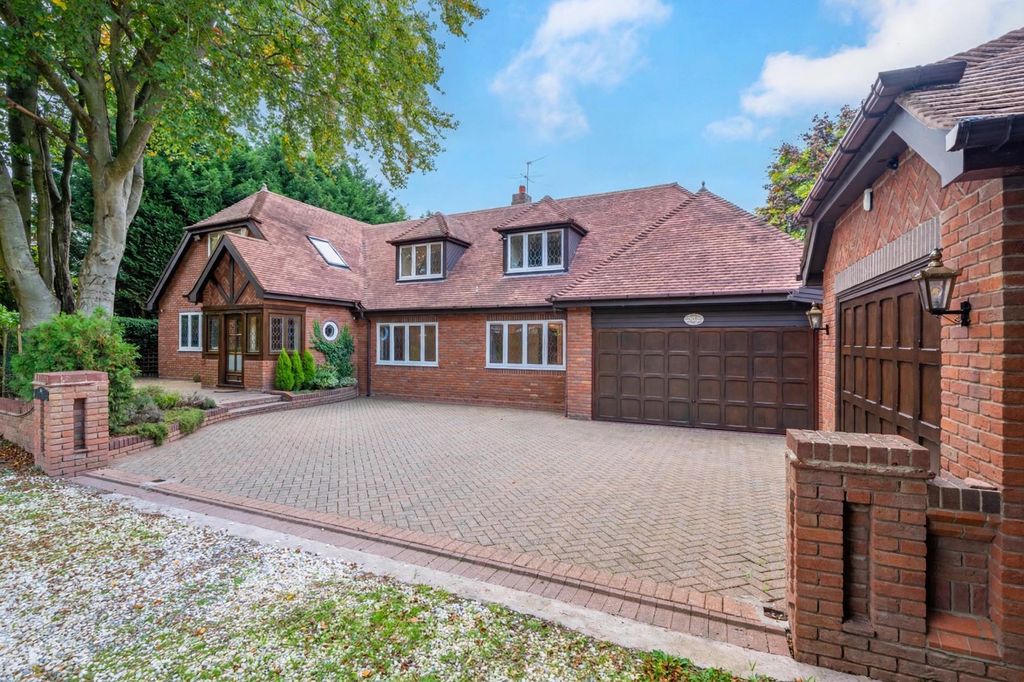 Property photo 2 of 42