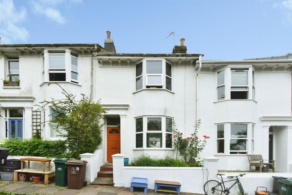 Property photo 1 of 16