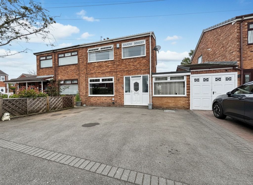 Property photo 1 of 16 Front External