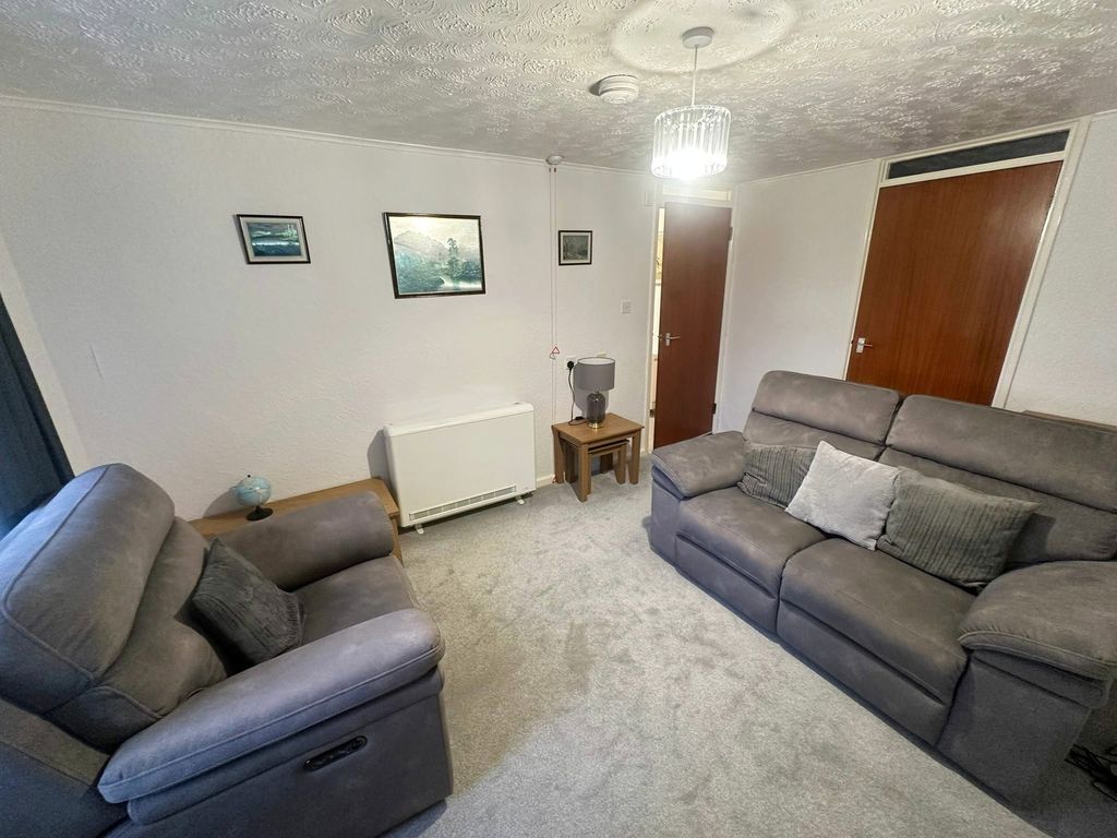 Property photo 3 of 24