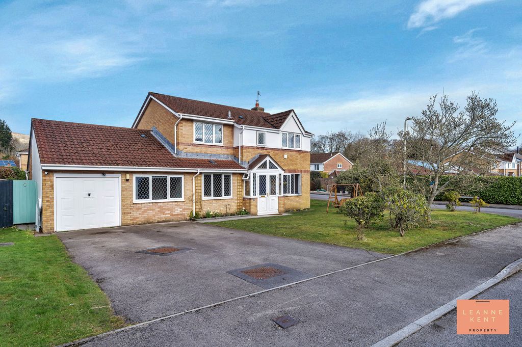 Property photo 1 of 42