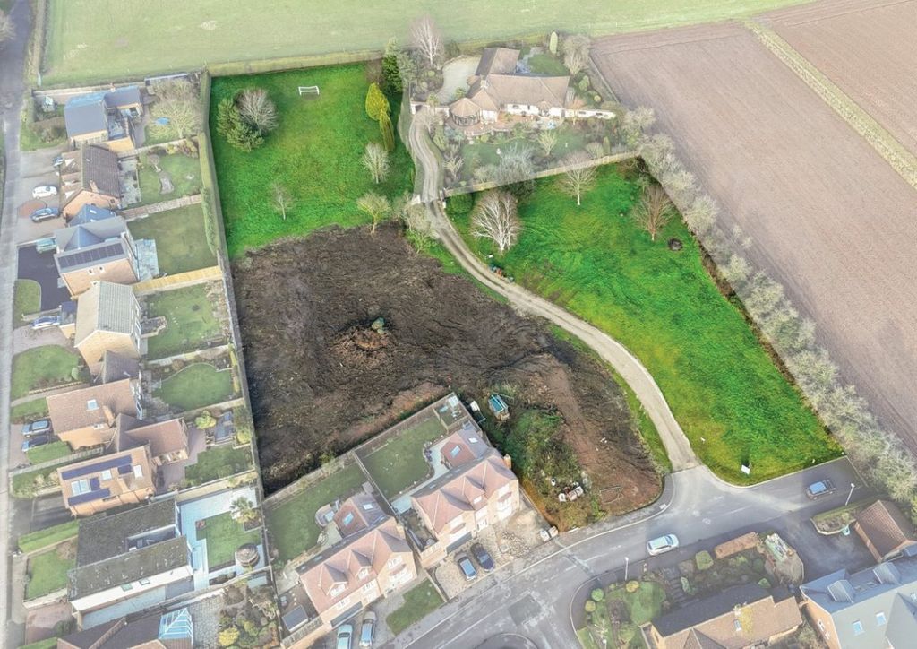 Property photo 1 of 6