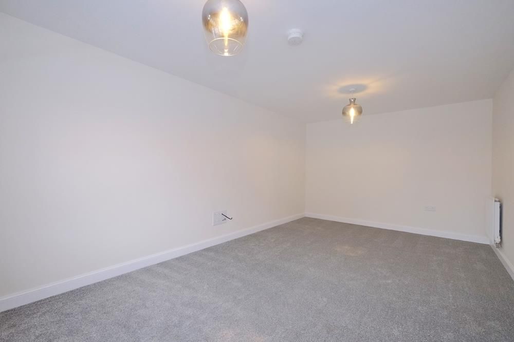 Property photo 3 of 12 Lounge