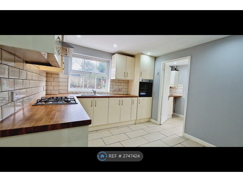 Property photo 3 of 25 Modern Kitchen