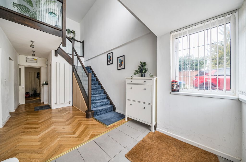 Property photo 3 of 20