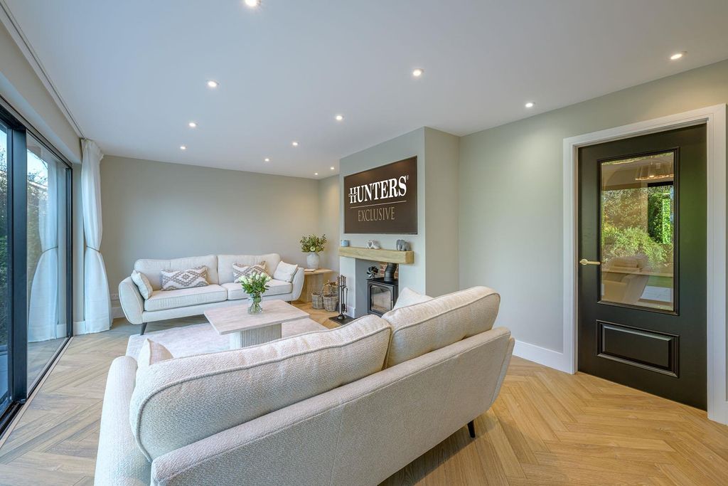 Property photo 3 of 33