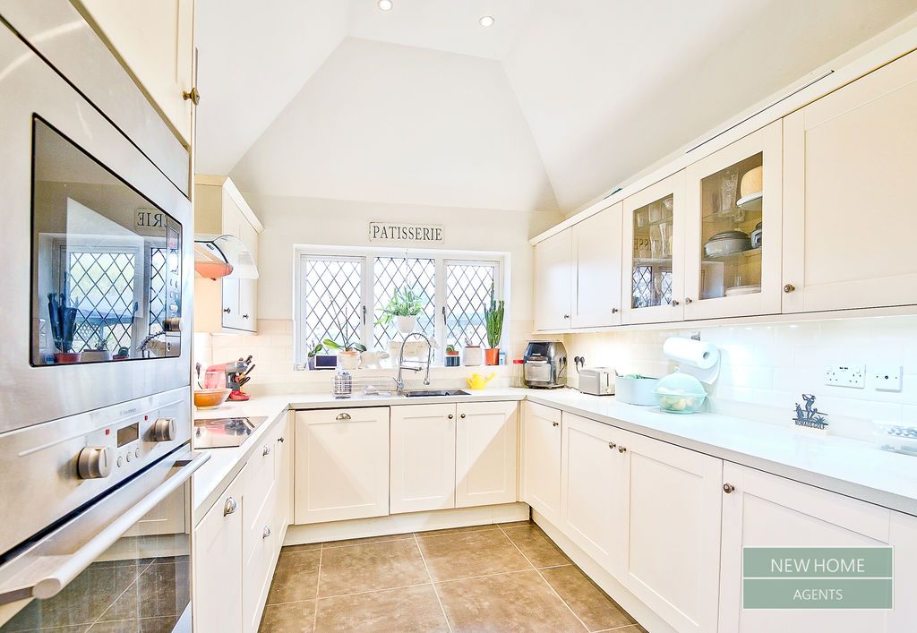 Property photo 3 of 19 Photo 10