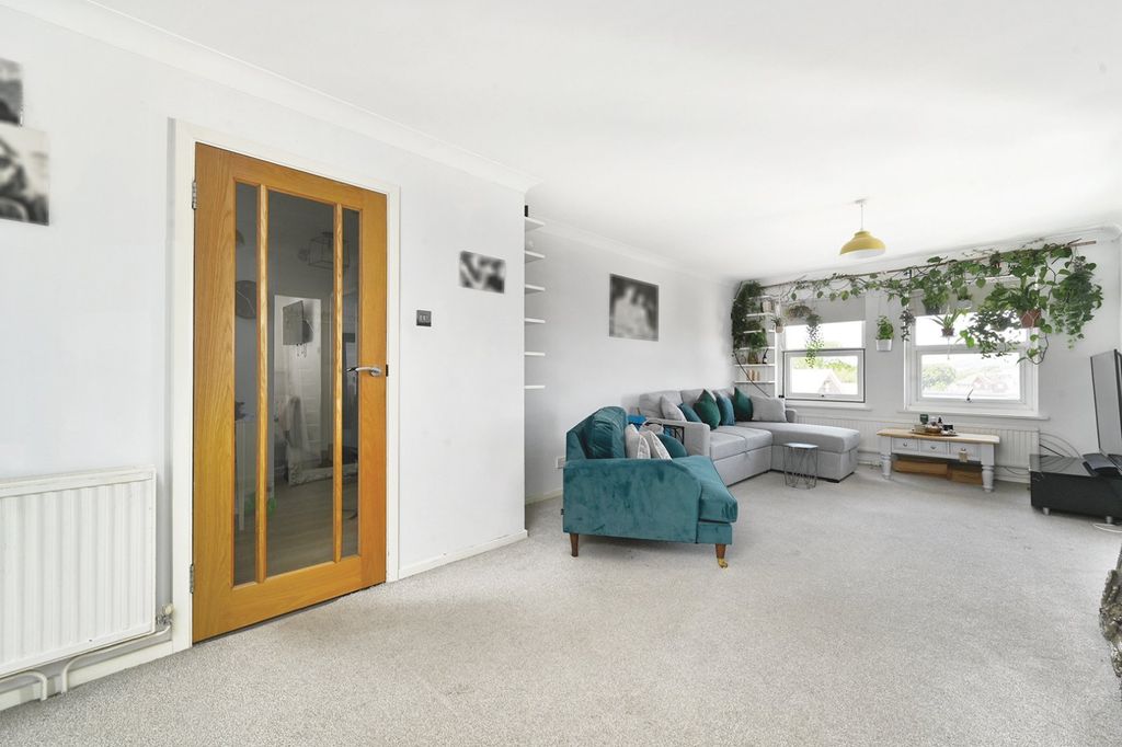 Property photo 1 of 16 Picture No. 18