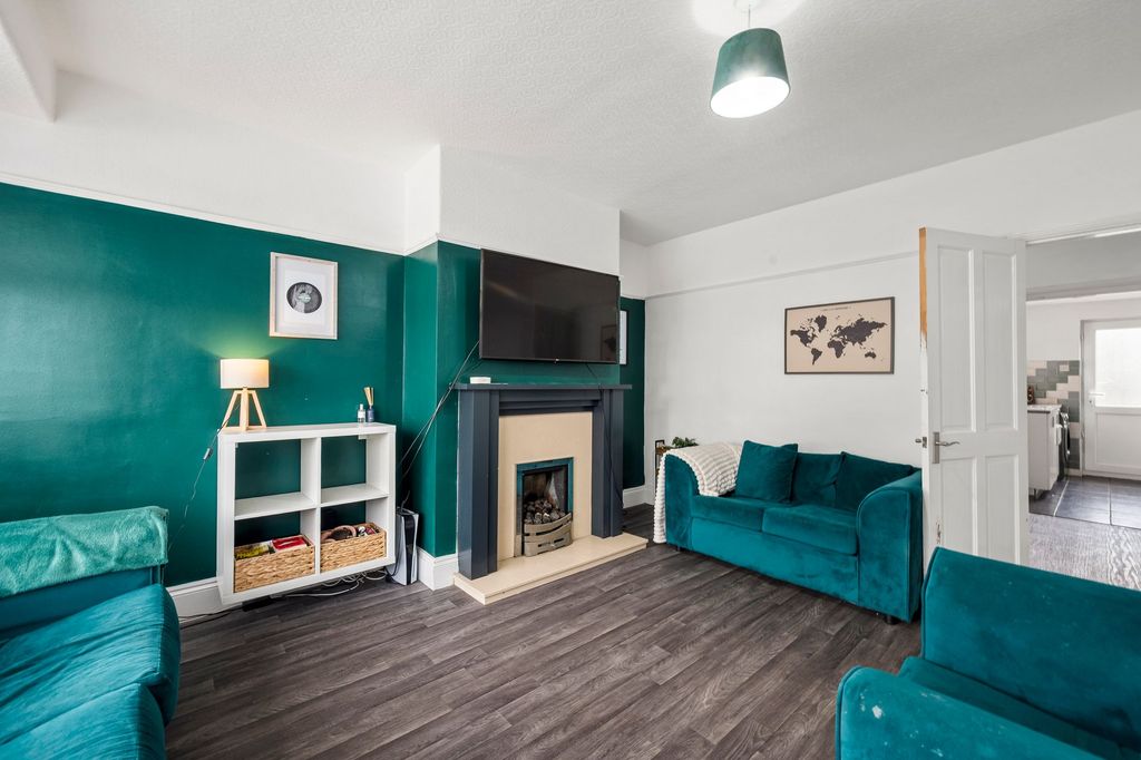 Property photo 2 of 24