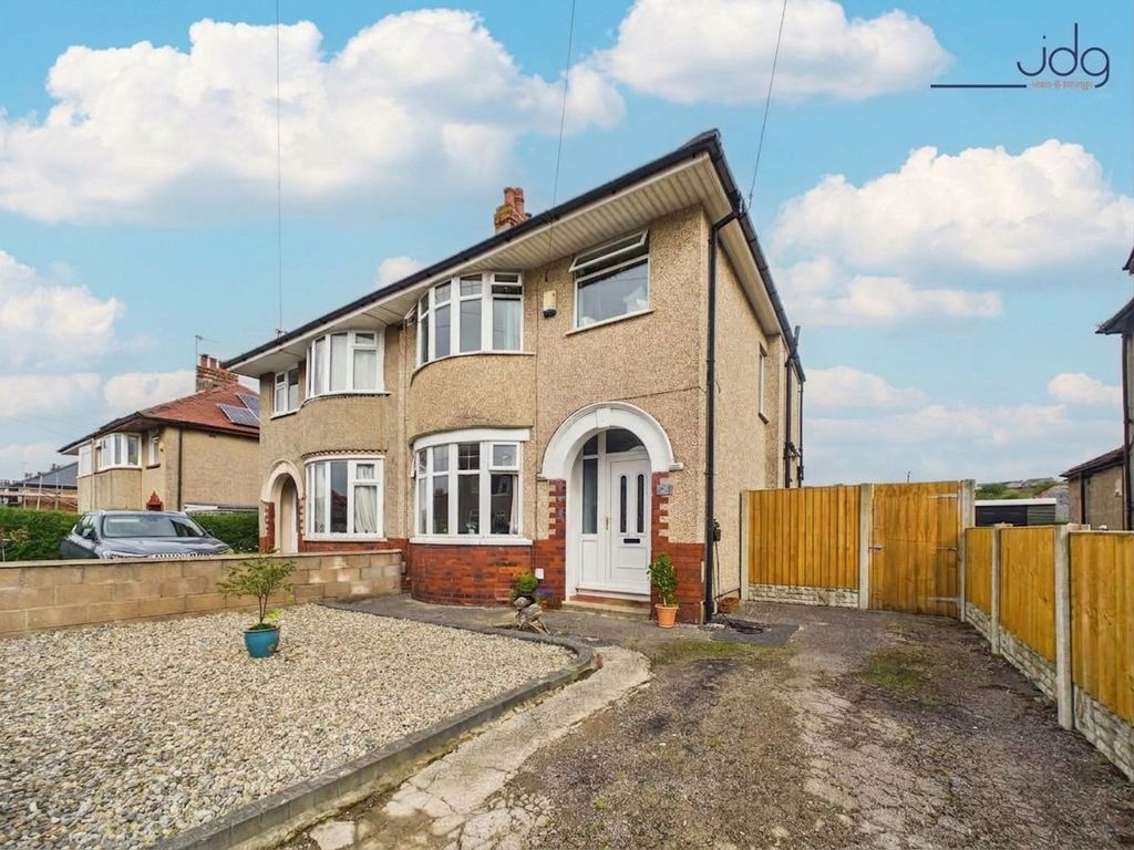 Property photo 1 of 14 Welcome To Lymm Avenue