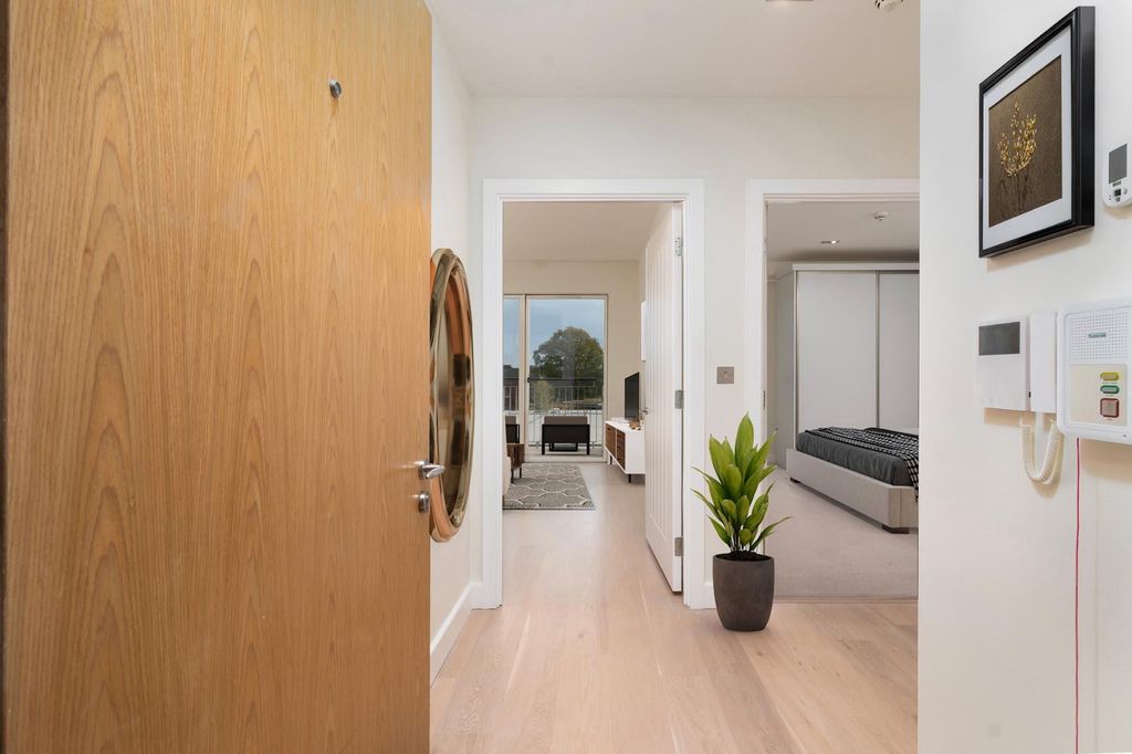 Property photo 3 of 16 Apt10-Entrance-Vs.Jpg