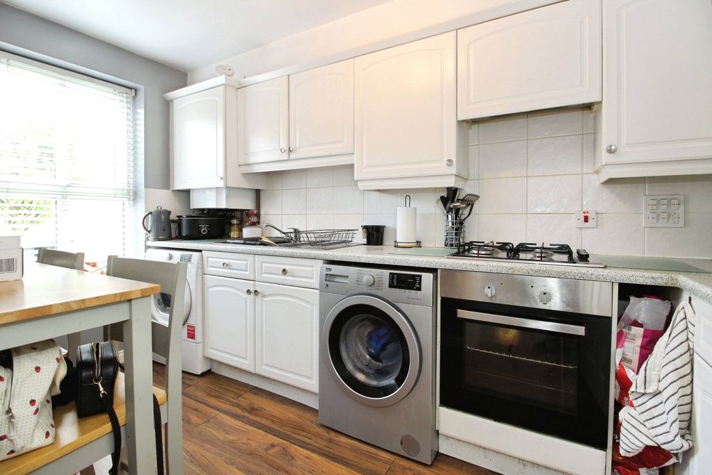Property photo 3 of 16 Kitchen