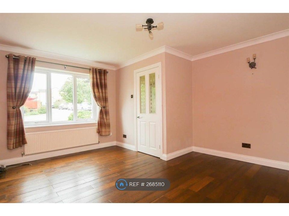 Property photo 2 of 23