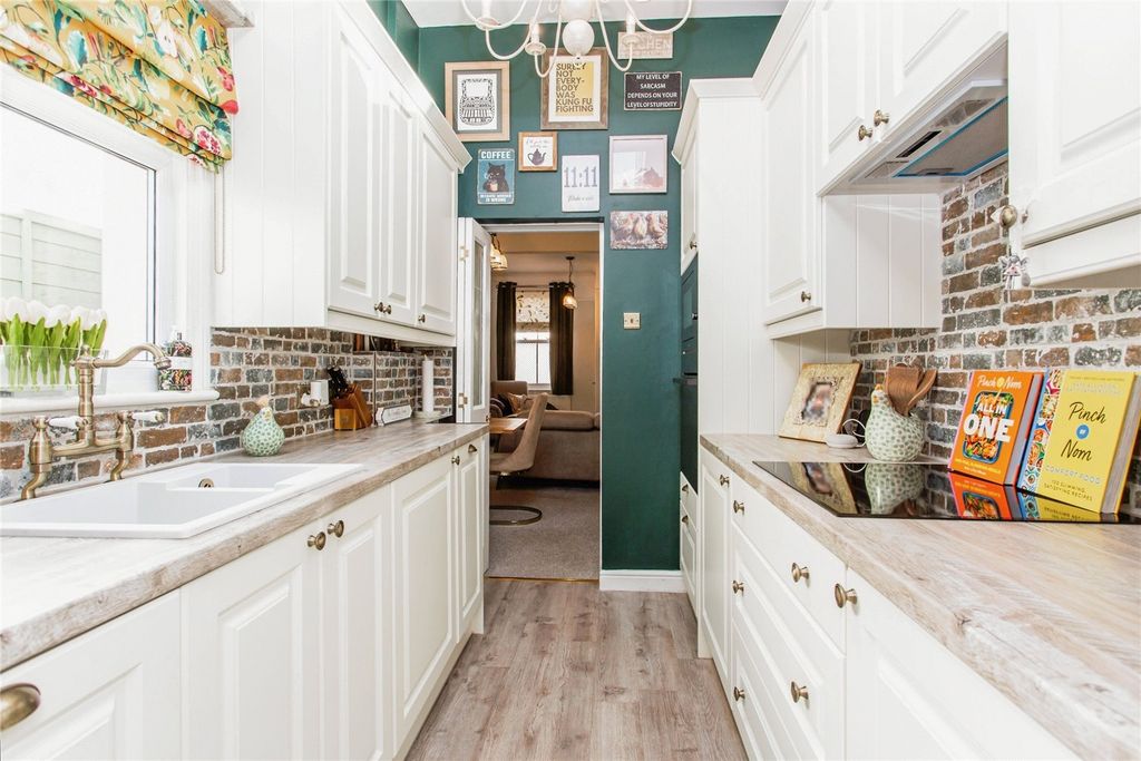Property photo 2 of 17 Kitchen