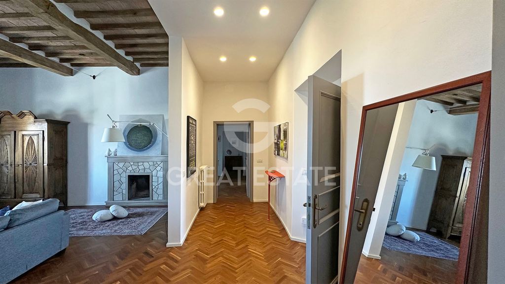 Property photo 3 of 23 Interiors