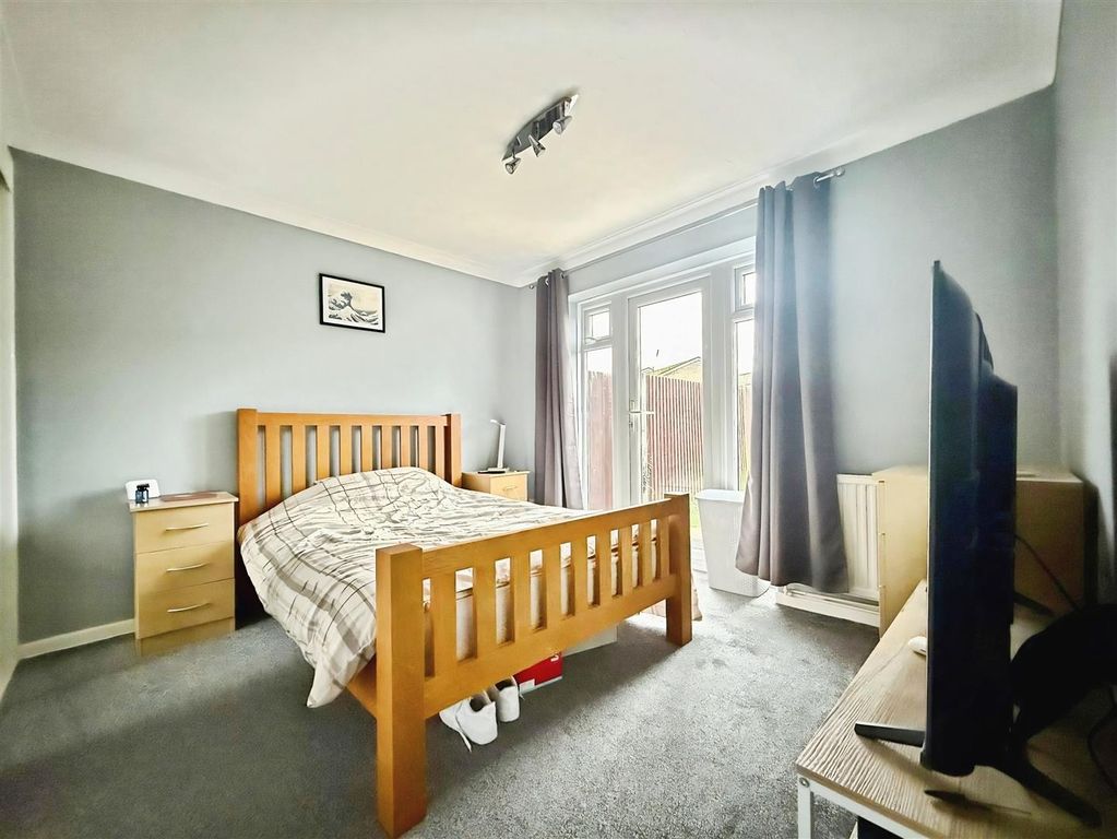 Property photo 3 of 11 Bedroom One