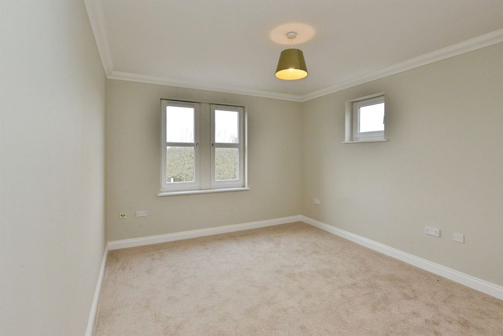 Additional image 10 of 4 bed flat for saleNorth Row, Milton Keynes MK9