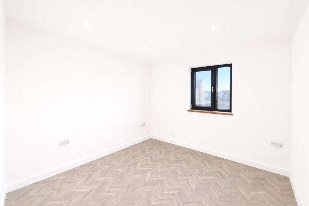 Property photo 3 of 9 6.Png