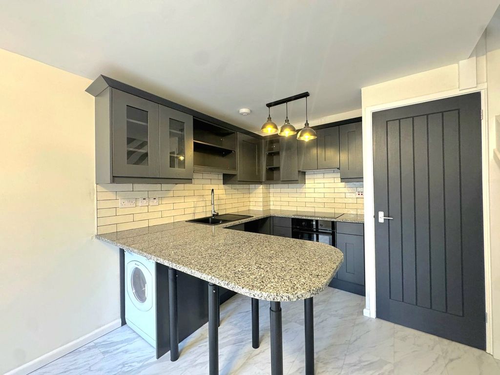 Property photo 2 of 9 Kitchen/Reception