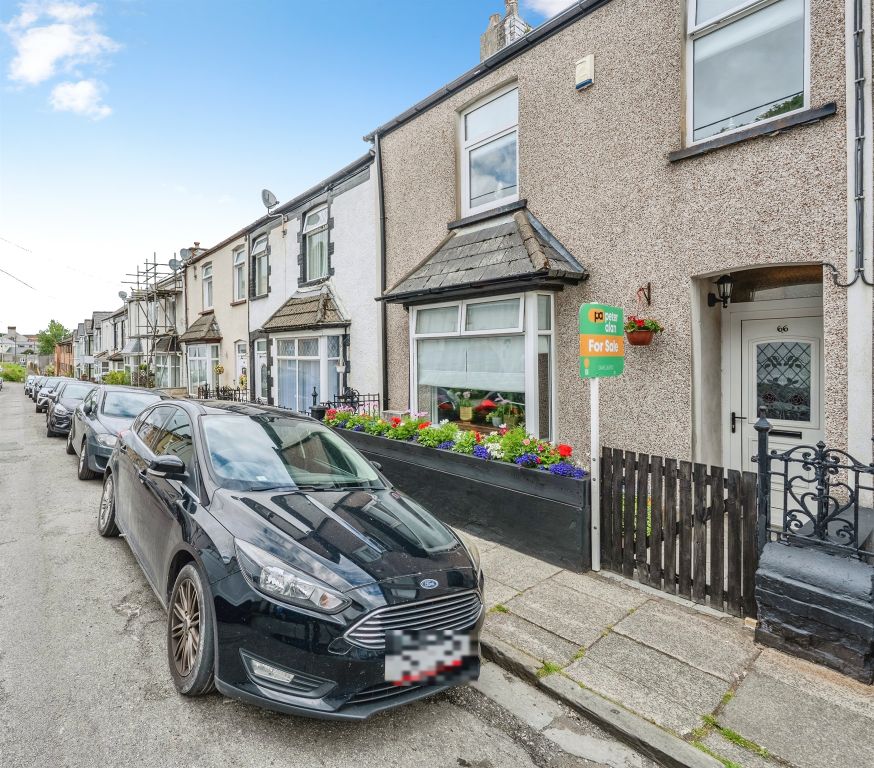 Property photo 2 of 33