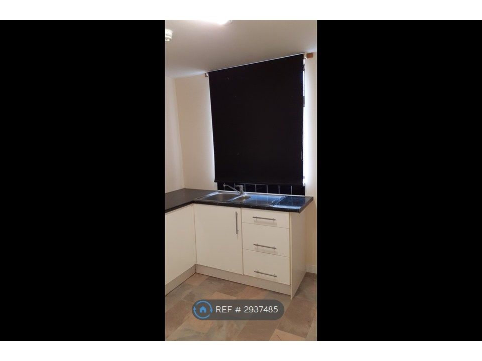 Property photo 2 of 18 Kitchen