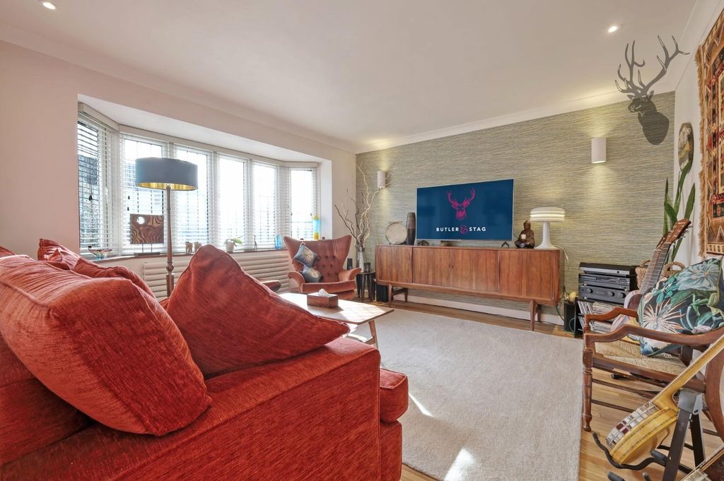 Property photo 3 of 26