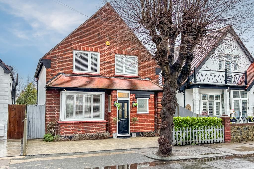 Property photo 1 of 20 Front