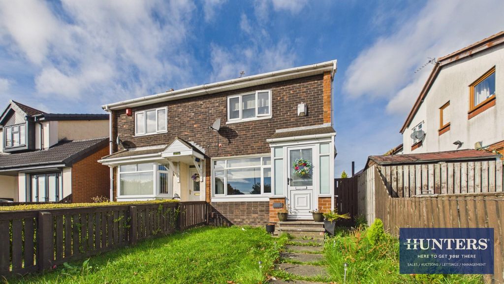 Property photo 1 of 11 External