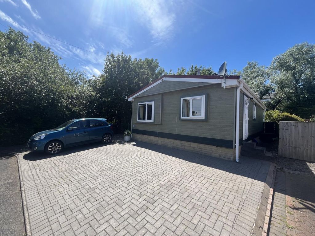 Property photo 1 of 19 Front (Exterior)