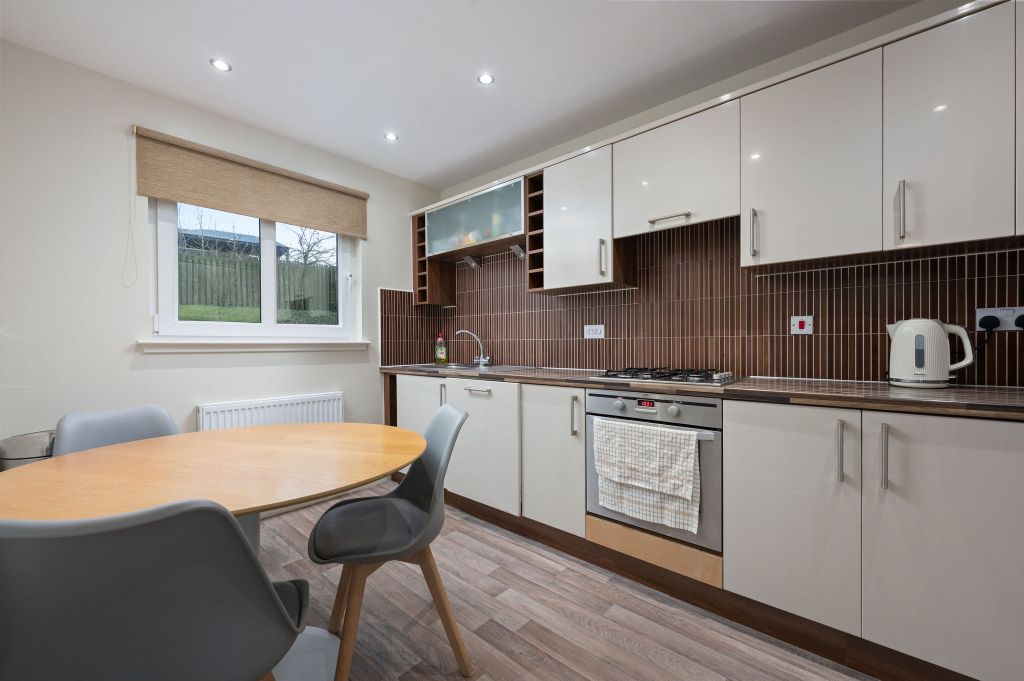 Property photo 2 of 39