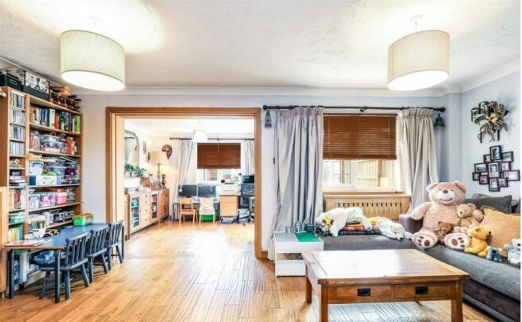 Property photo 2 of 9