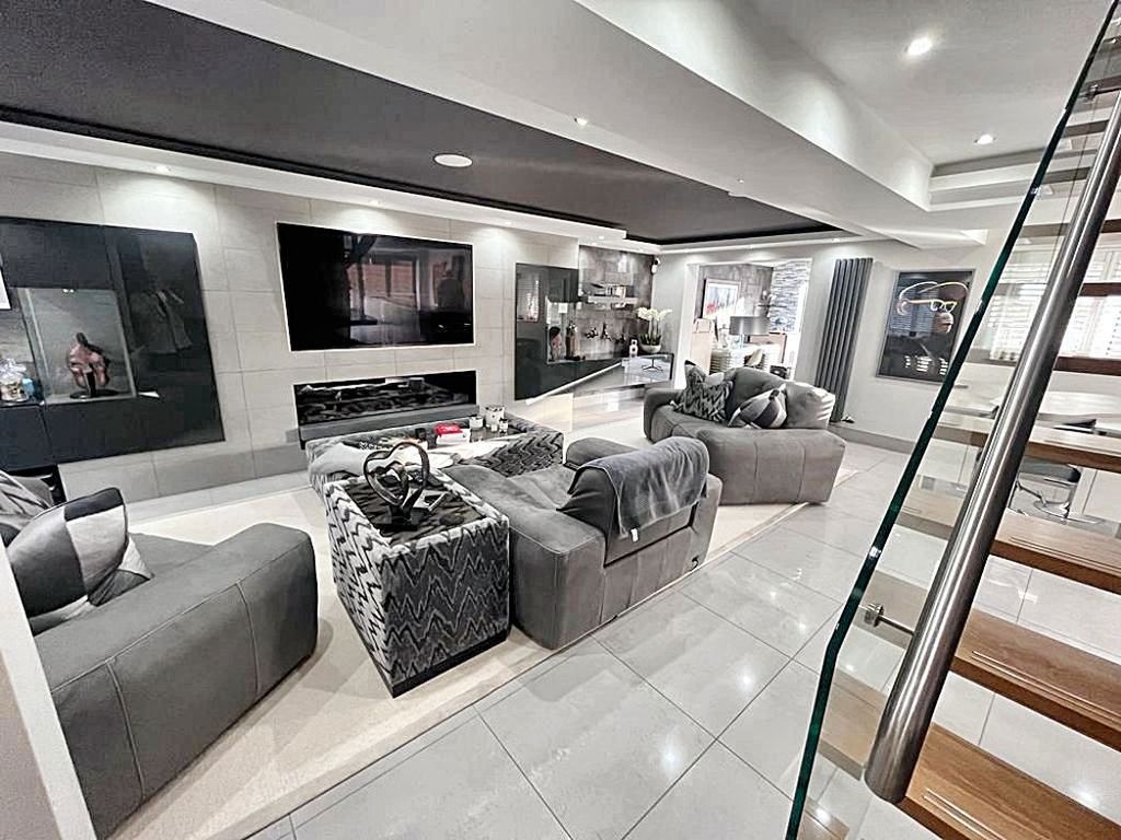 Property photo 2 of 30