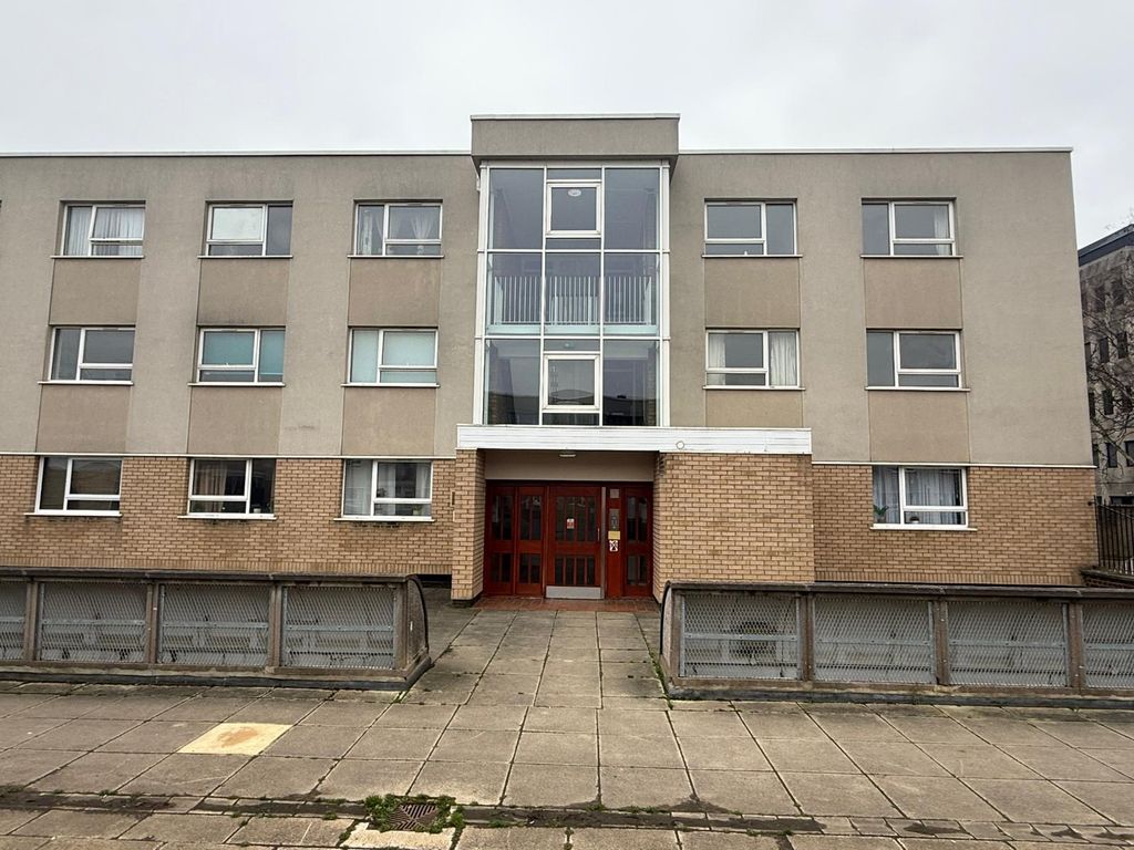 Property photo 1 of 12