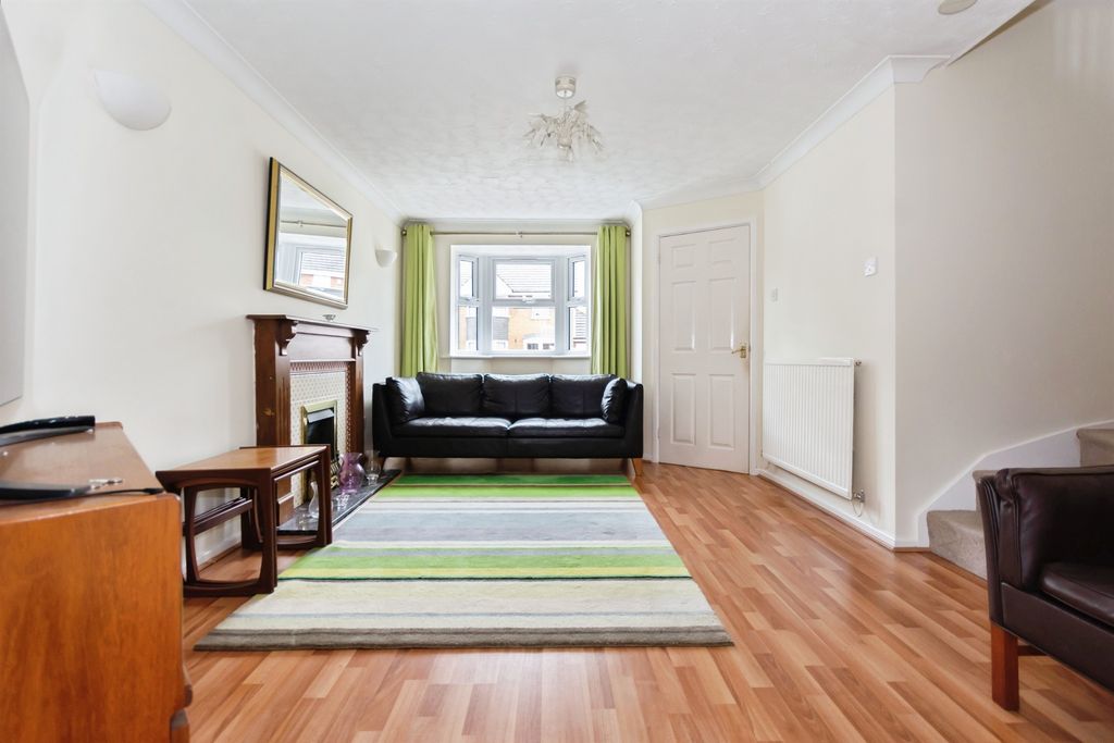 Property photo 2 of 17