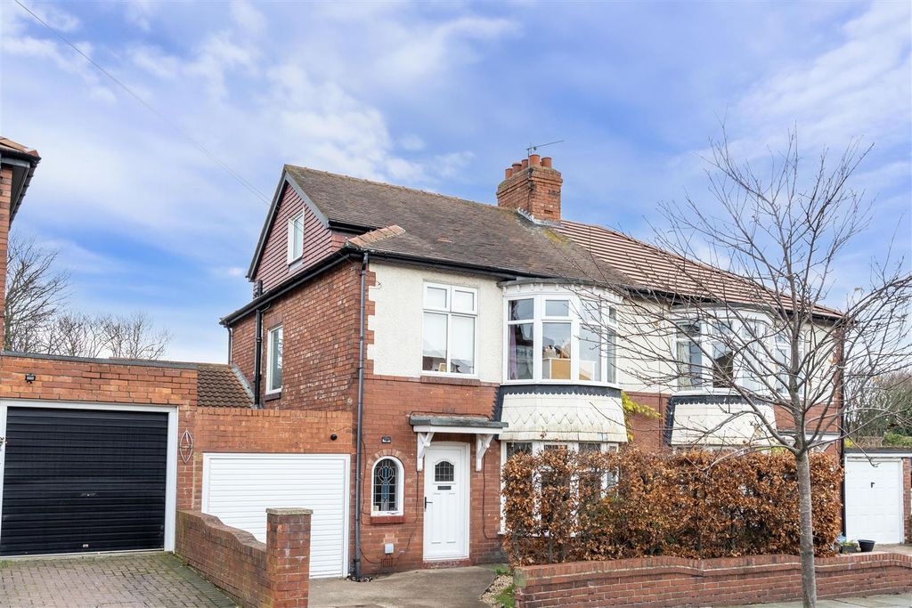 Property photo 1 of 12 External