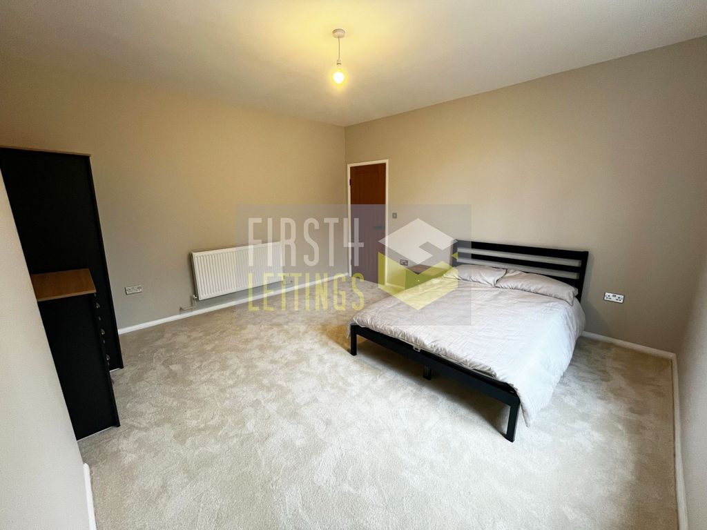Property photo 2 of 10 Photo 11