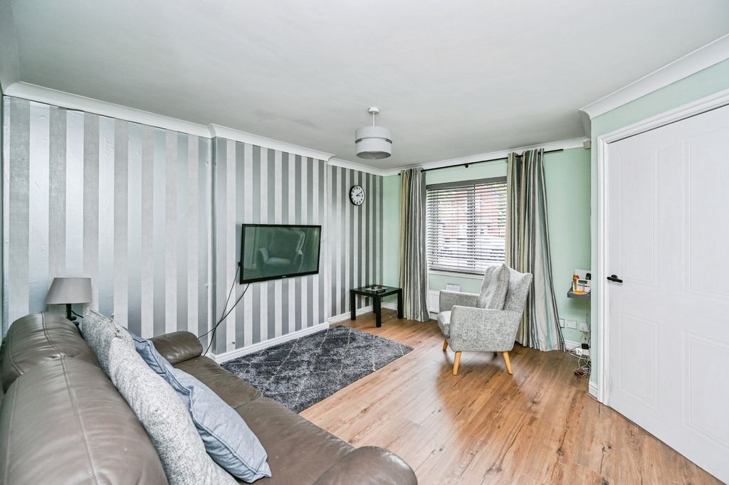 Property photo 3 of 15 Pbox-Img.Jpg